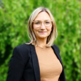 Mrs L Cavanagh